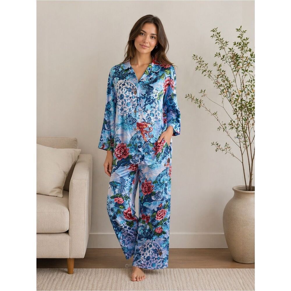 Natori Blue and Red Floral and Dragon Pajama Set